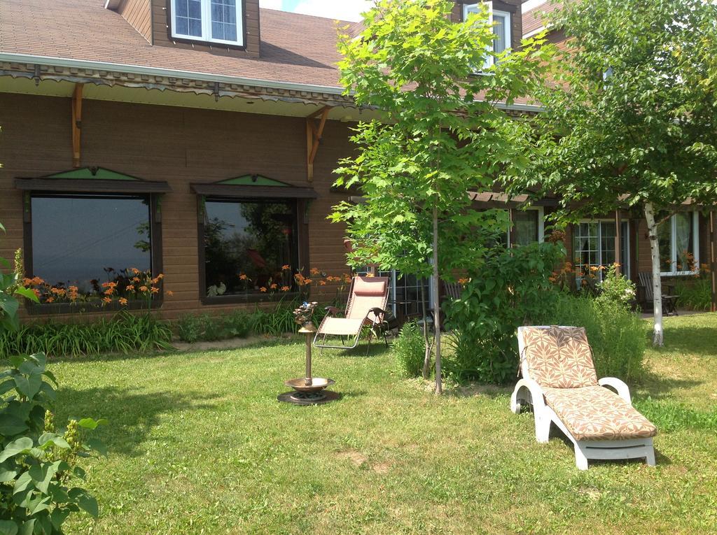 Auberge La Cote D'Or 프티트-리비에르-생-프랑수아 외부 사진