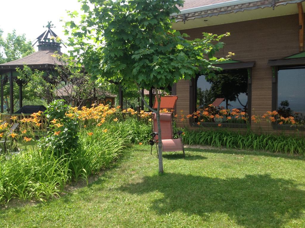 Auberge La Cote D'Or 프티트-리비에르-생-프랑수아 외부 사진