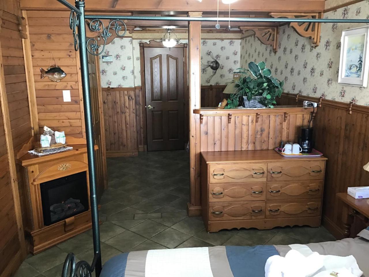 Auberge La Cote D'Or 프티트-리비에르-생-프랑수아 외부 사진