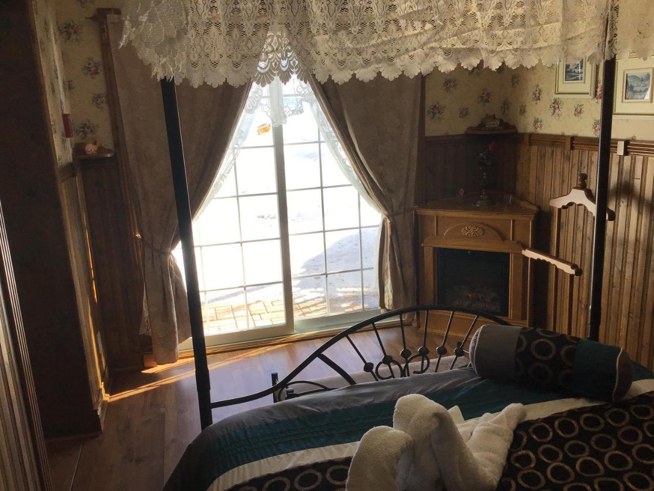 Auberge La Cote D'Or 프티트-리비에르-생-프랑수아 외부 사진